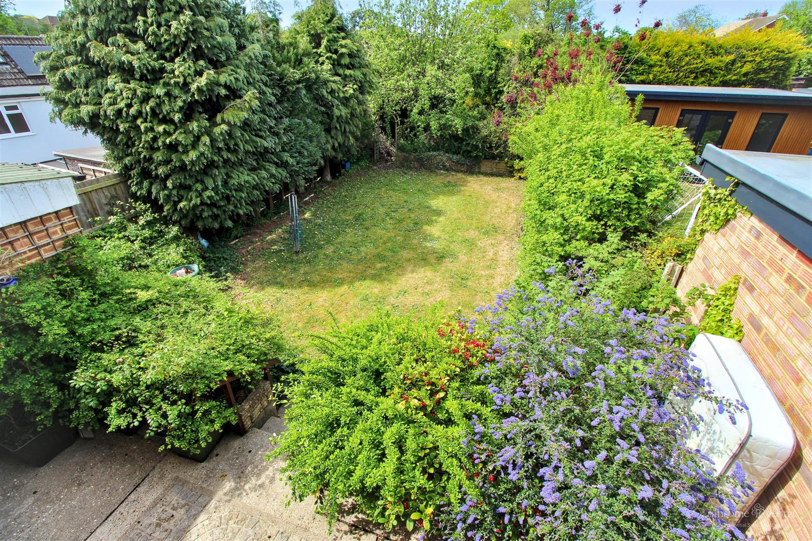 Elmstone Drive, Tilehurst, Reading
